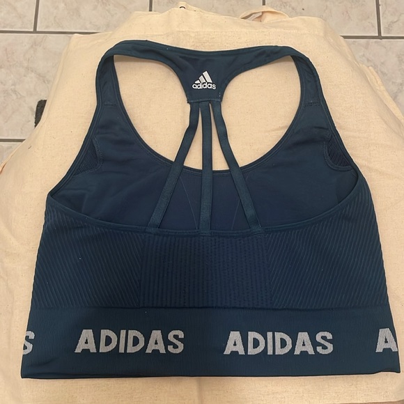 Adidas Women’s training branded Aeroknit Bra - Picture 5 of 7
